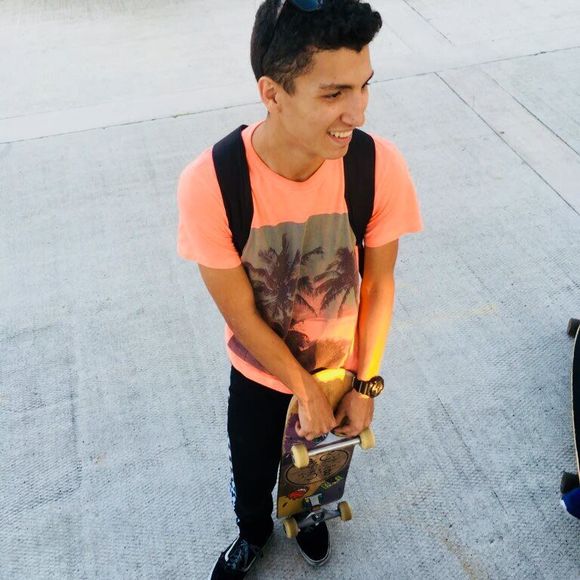 Meet your Posher, Julian - Picture 1 of 1